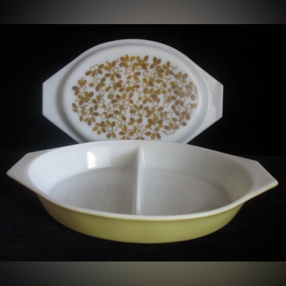 Vintage Pyrex Verde Green Divided dish.